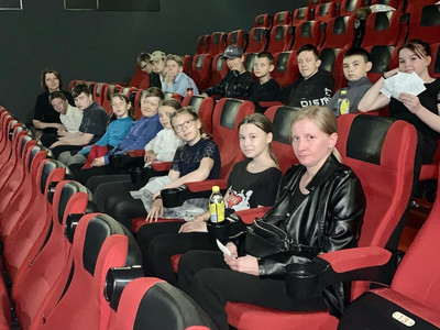 Картинка к материалу: «Первый в мире полнометражный фильм снятый в космосе!»